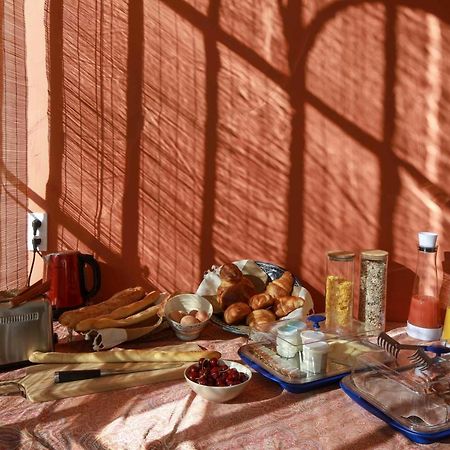 Le 37 Malaucene Bed & Breakfast Dış mekan fotoğraf