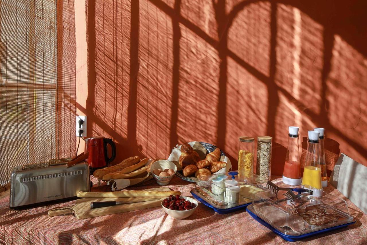 Le 37 Malaucene Bed & Breakfast Dış mekan fotoğraf